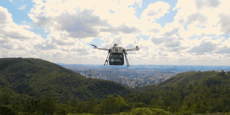 Hospital usa drone para transporte de amostras biológicas